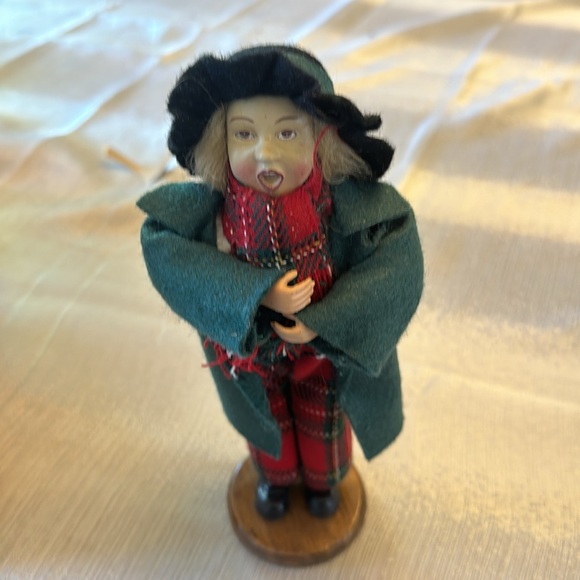 Vintage Carolers - Picture 3 of 4